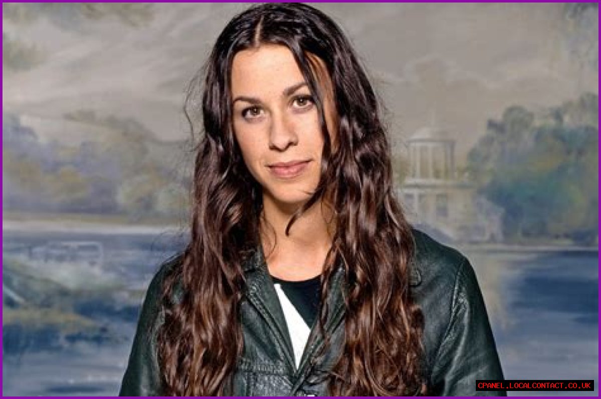 Alanis Morissette Bio, Age, Parents, Siblings, Husband, Children, Height