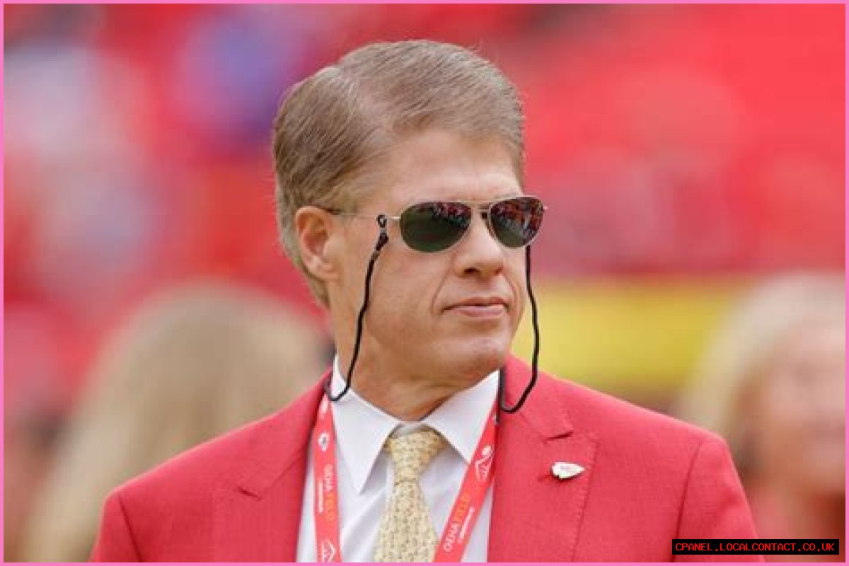 Clark Hunt Net Worth