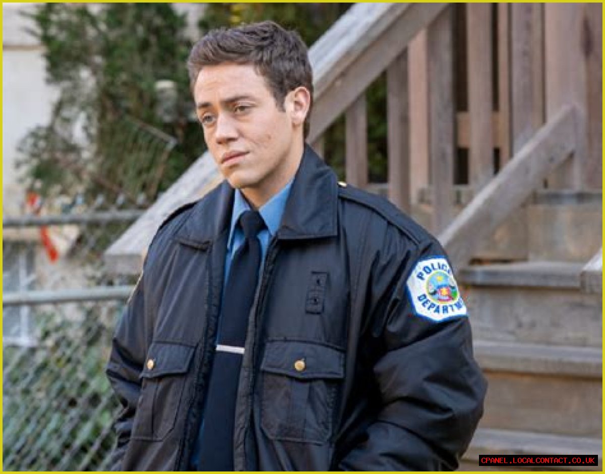 Debunking The Ethan Cutkosky Death Hoax: Uncovering The Truth