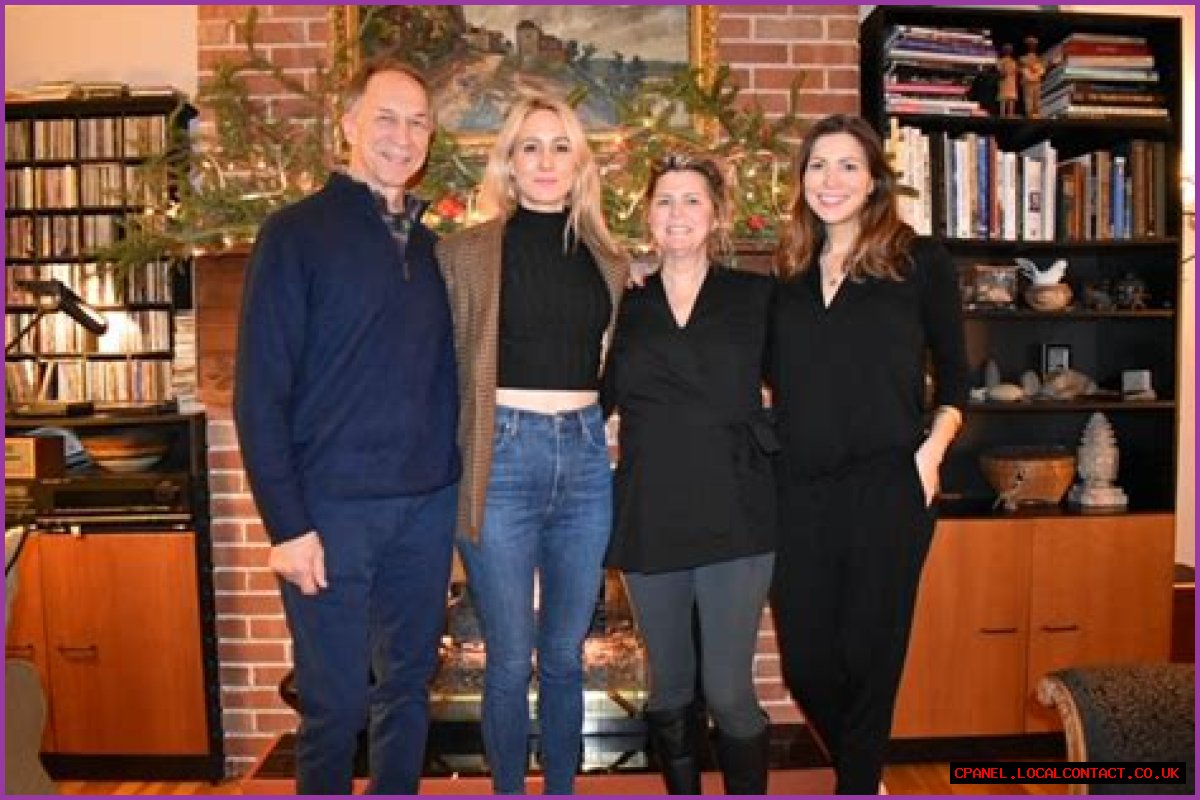 
Does Nikki Glaser Have Children? Details To Know About Her Family 