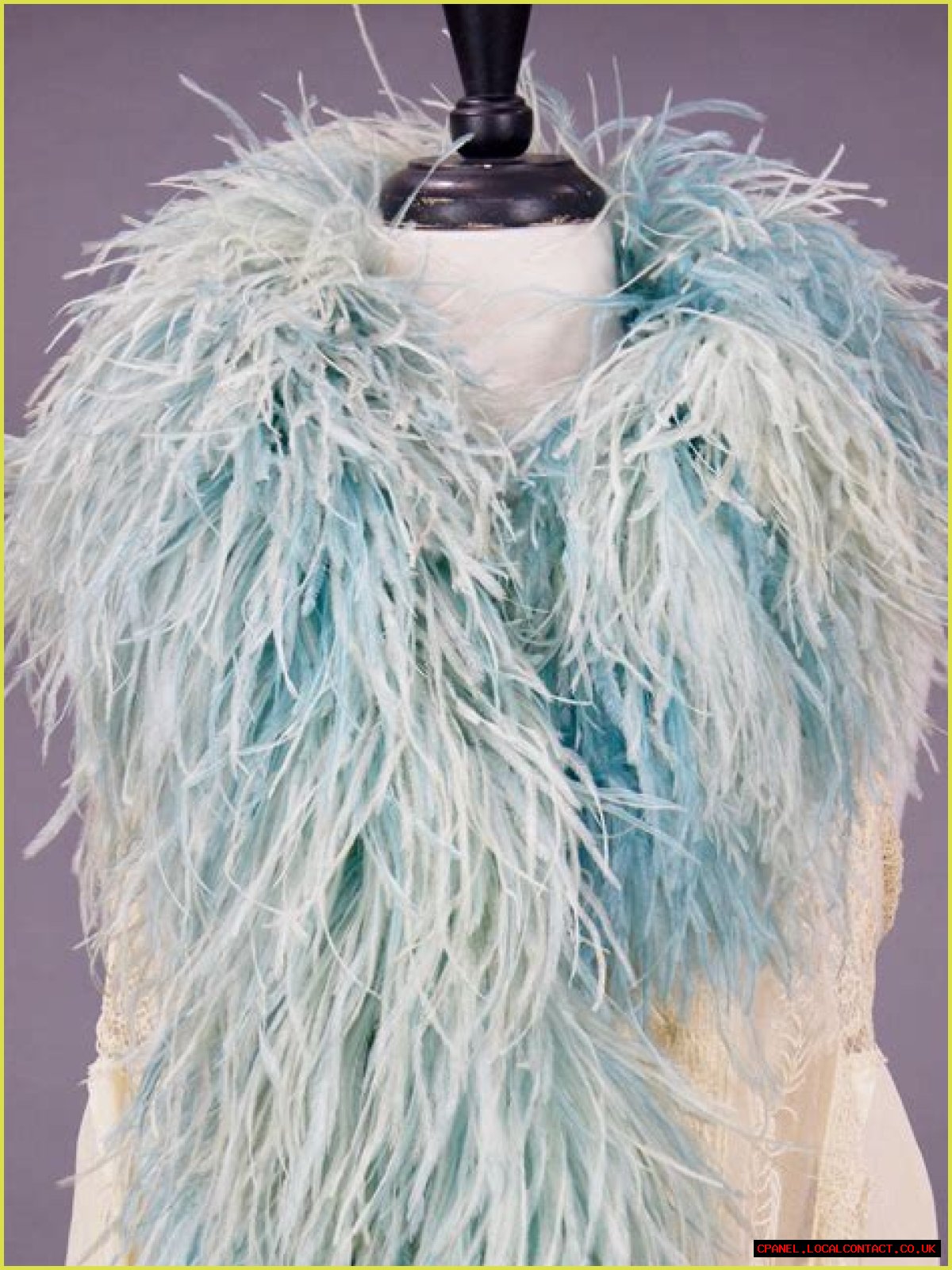 Feathery scarf