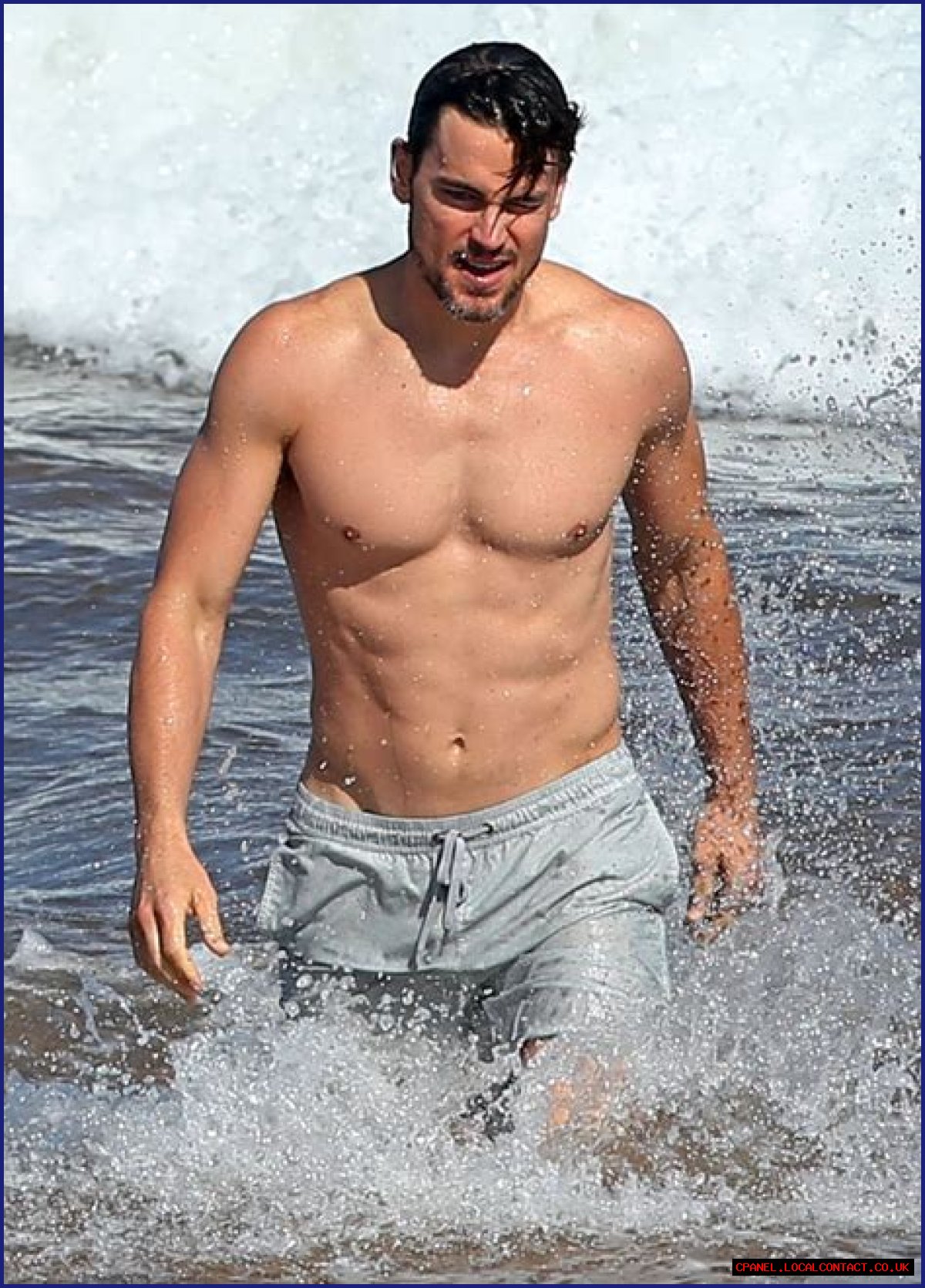Matt Bomer is shirtless, damp & beautiful on vacation in Maui: would you hit it?