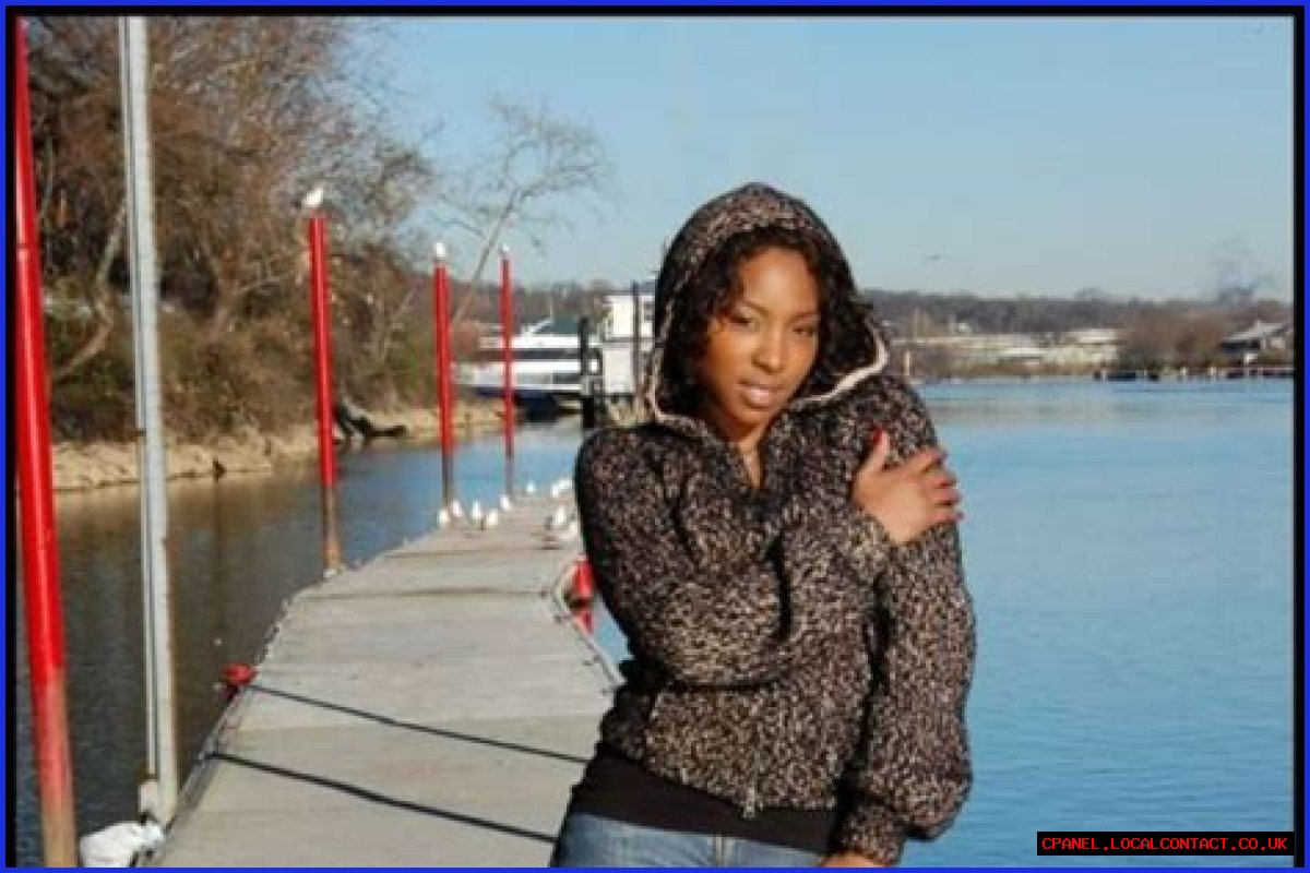 Roxy Reynolds Biography, Age, Height, Husband, Net Worth, Family
