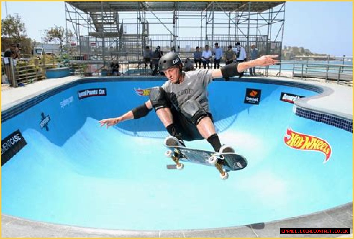 Tony Hawk’s Much-Awaited Health Update After Fans Notice an Unusual Thing in a
Photo Alongside the Undertaker